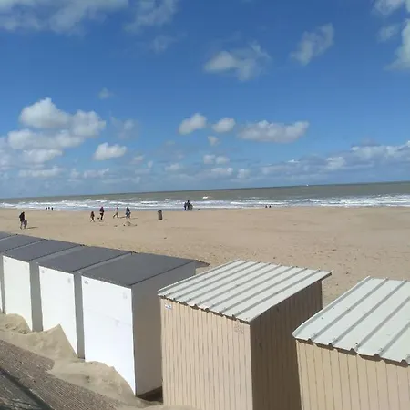 Apartment Met Frontaal Zeezicht